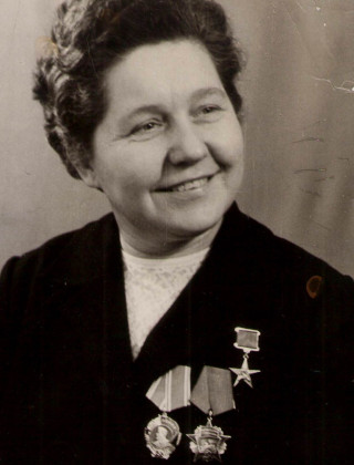 Амосова Елена Георгиевна Амосова Елена Георгиевна.
